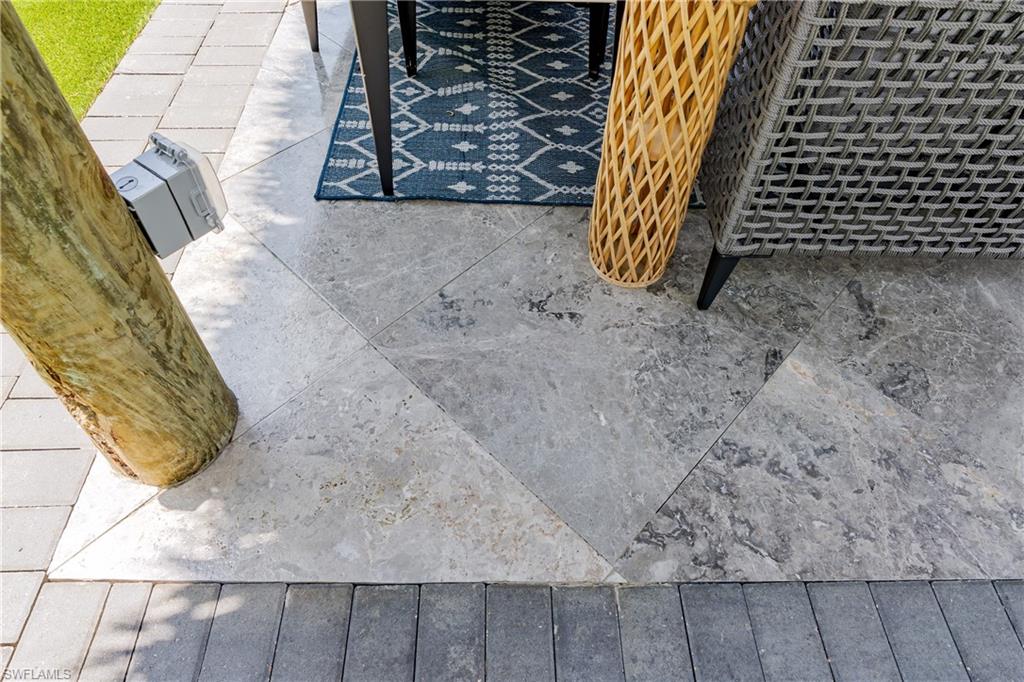 NAPLES MOTORCOACH RESORT - Land