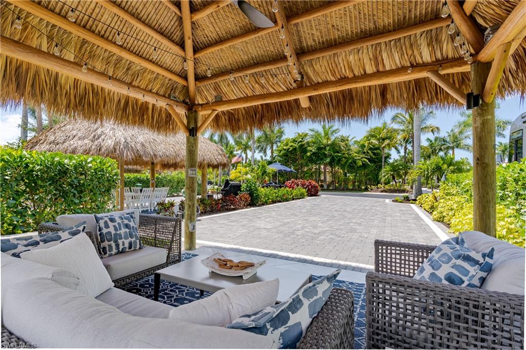 NAPLES MOTORCOACH RESORT - Land