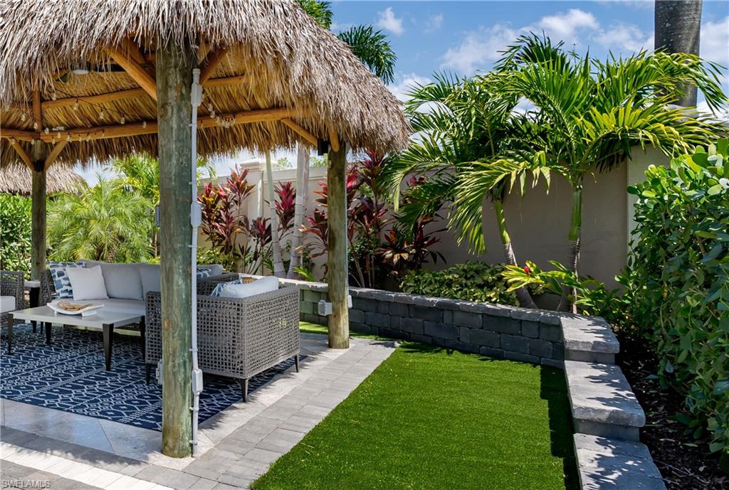 NAPLES MOTORCOACH RESORT - Land