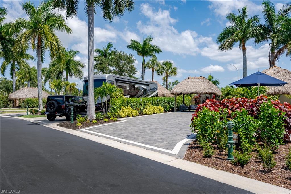 NAPLES MOTORCOACH RESORT - Land