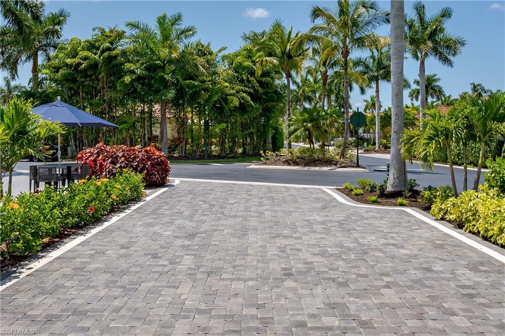 NAPLES MOTORCOACH RESORT - Land