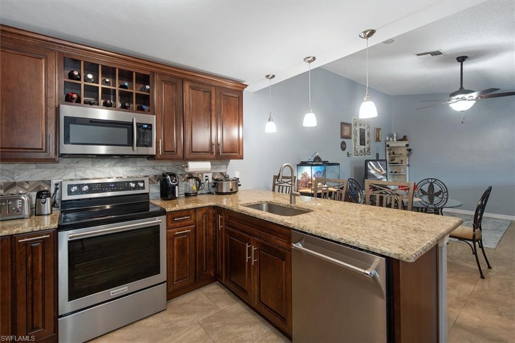 ROYAL WOODS - Residential