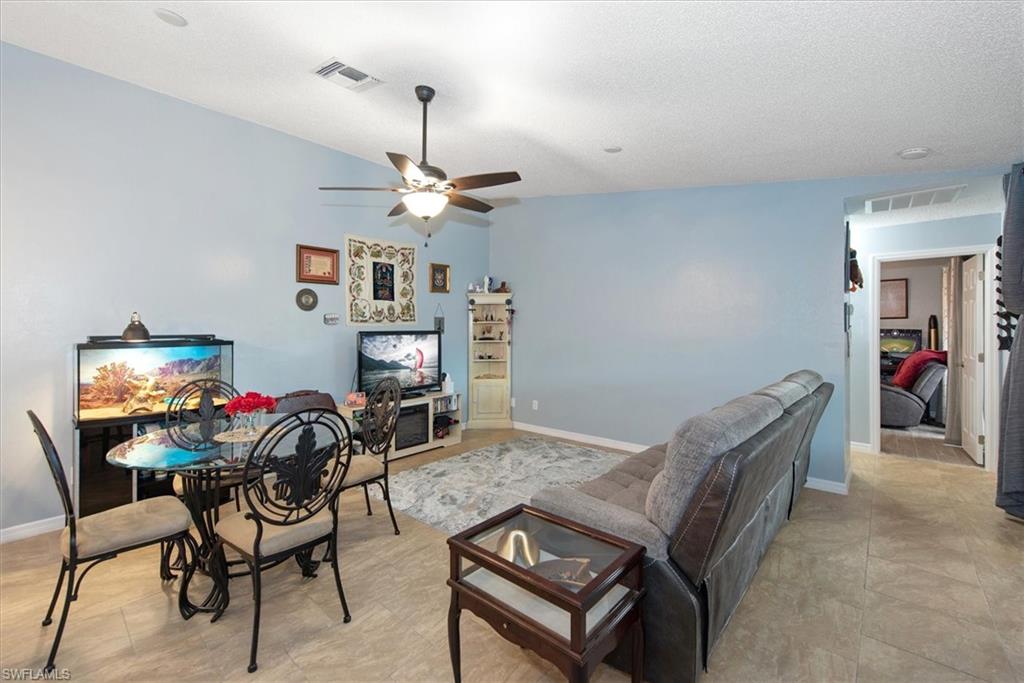 ROYAL WOODS - Residential