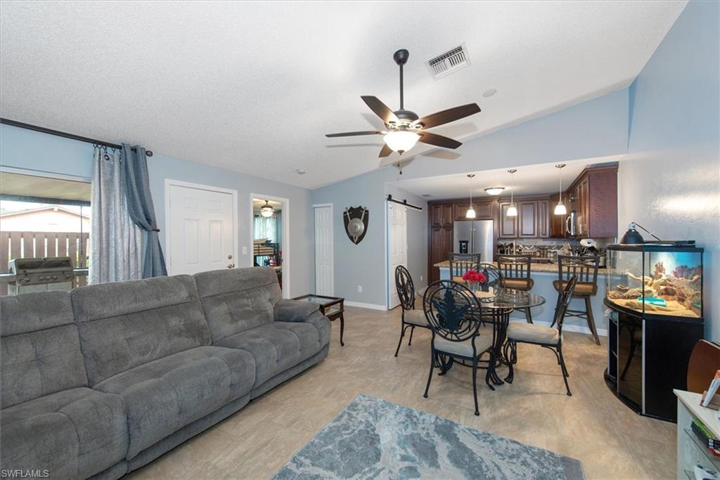 ROYAL WOODS - Residential