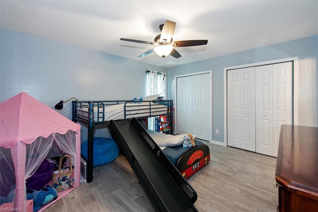 ROYAL WOODS - Residential