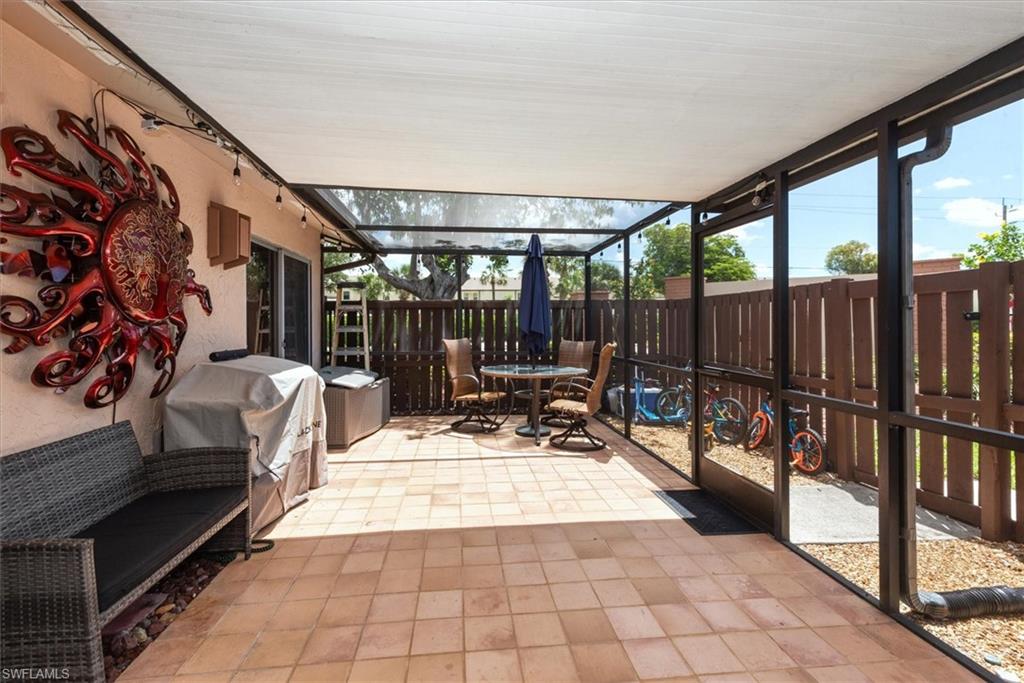 ROYAL WOODS - Residential