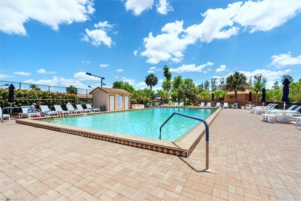 ROYAL WOODS - Residential