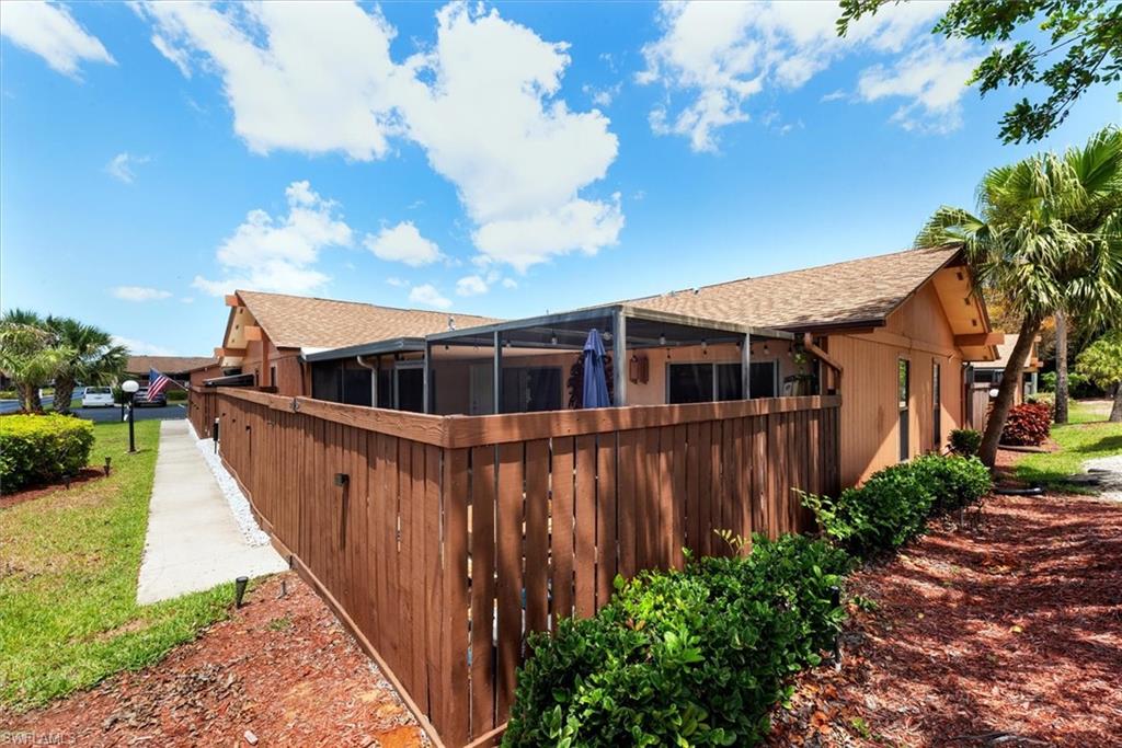 ROYAL WOODS - Residential