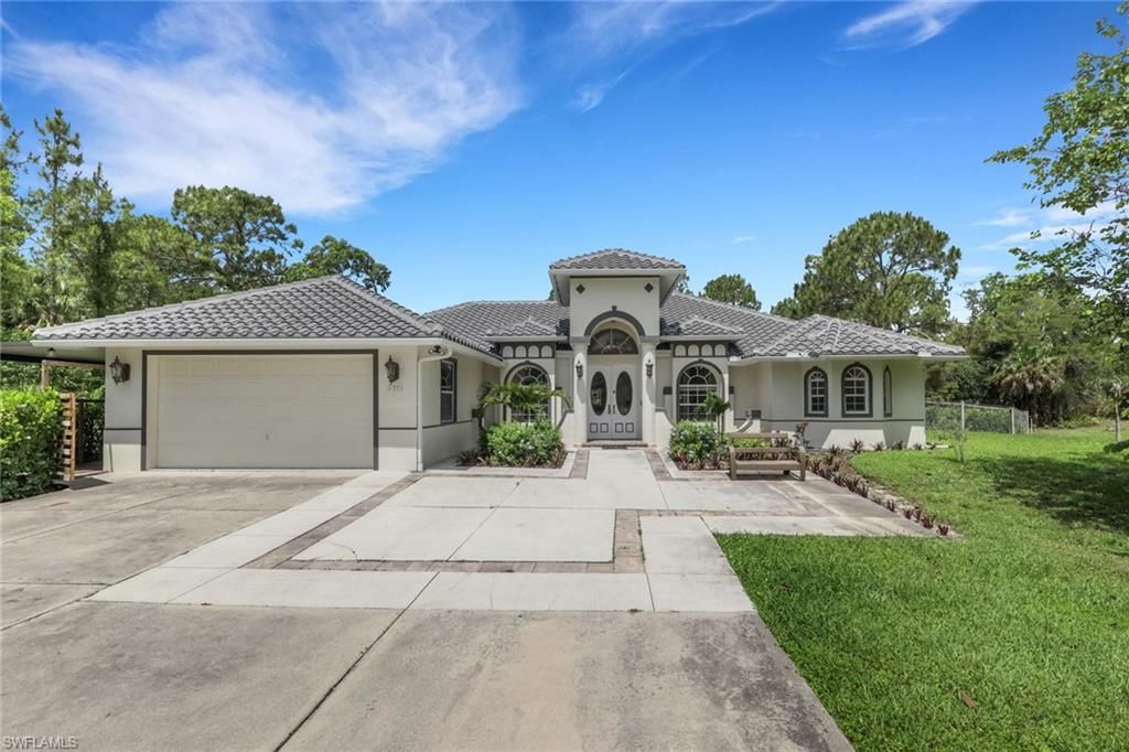Photo of 3111 4th ST NW, NAPLES, FL 34120 (MLS # 226019440)