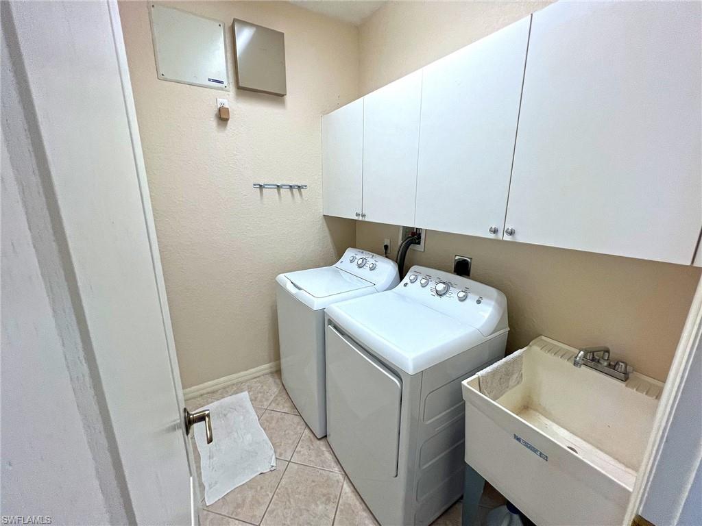 LAGUNA LAKES - Residential Lease