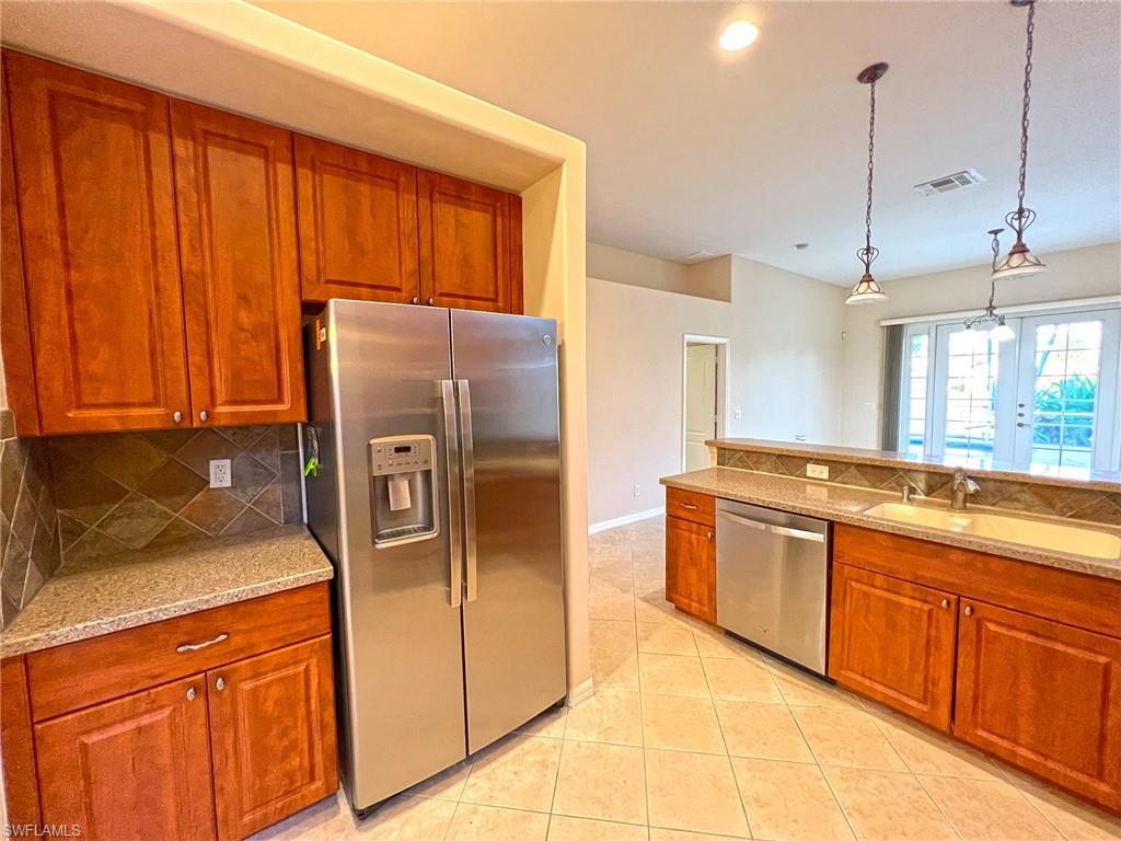 LAGUNA LAKES - Residential Lease