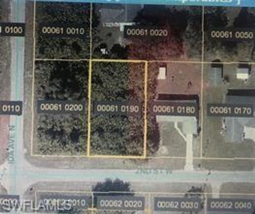 Great Lot 0,25 acres 80x137. Excellent location, very close to an area with restaurants, offices, shops, etc. best price of lots in the area.