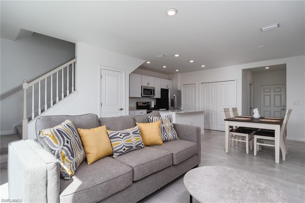 PORTICO - Residential