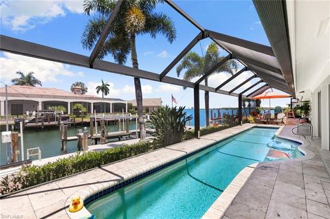 1784 Wavecrest CT MARCO ISLAND FL 34145