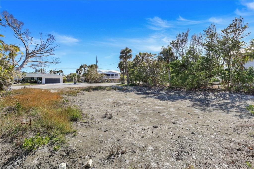 SANIBEL SHORES - Land