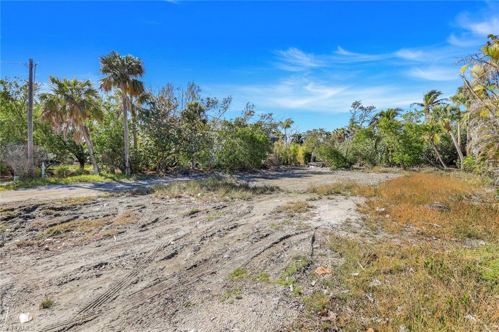 SANIBEL SHORES - Land