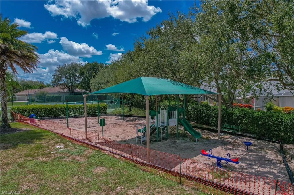 LAUREL LAKES - Residential