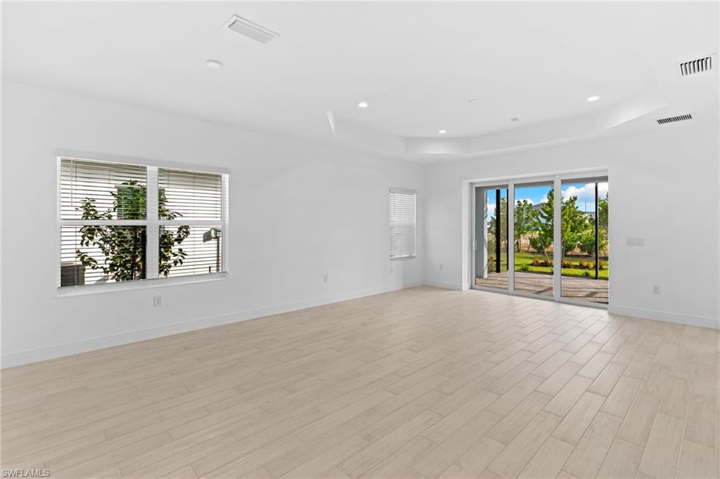 SKYSAIL - Residential Lease