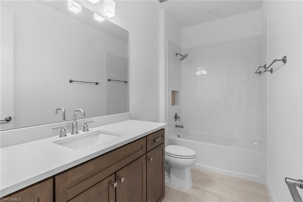 SKYSAIL - Residential Lease