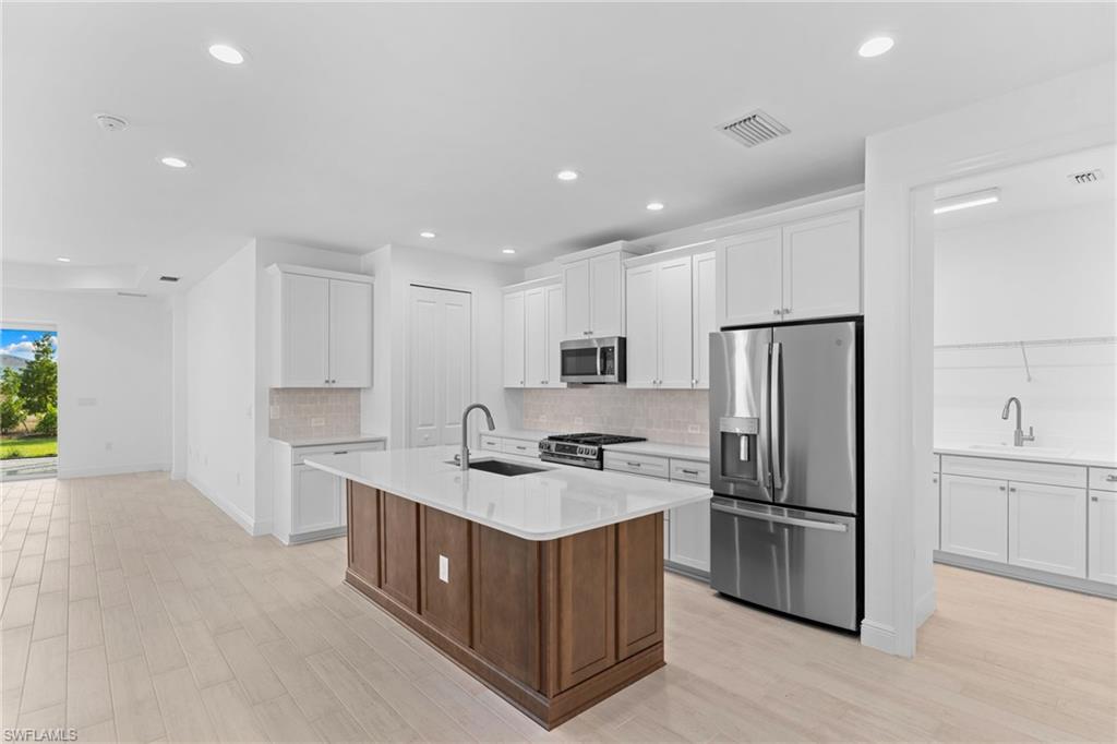 SKYSAIL - Residential Lease