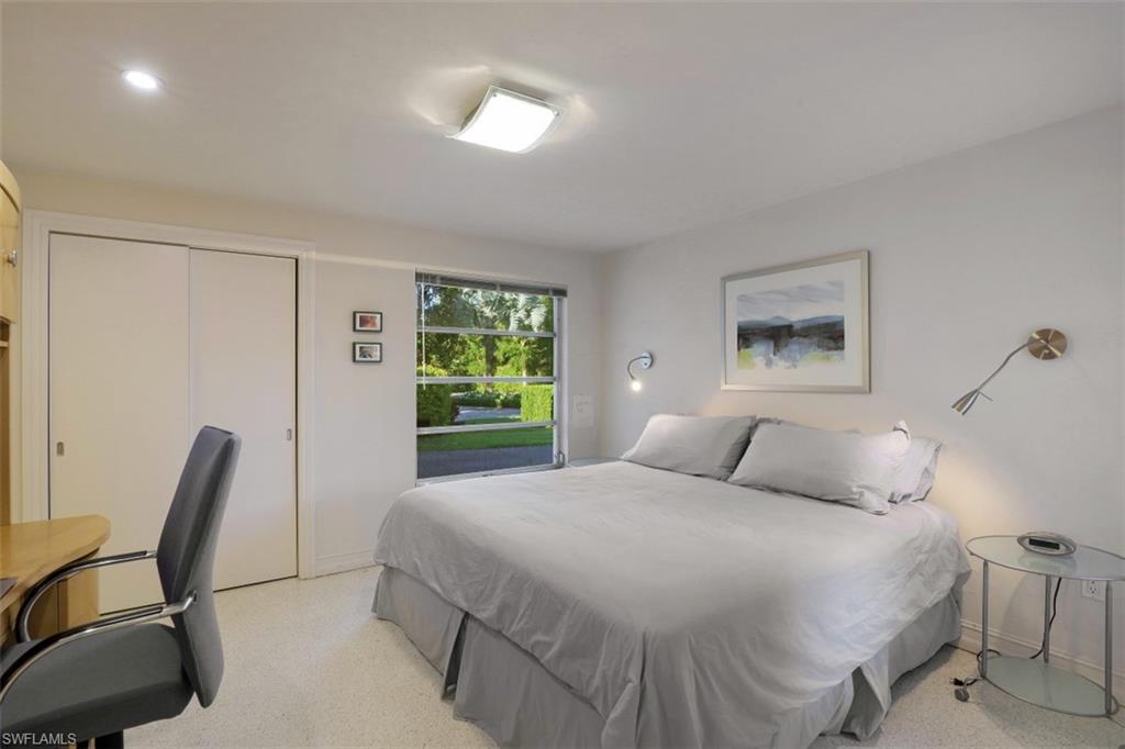 MOORINGS - Residential