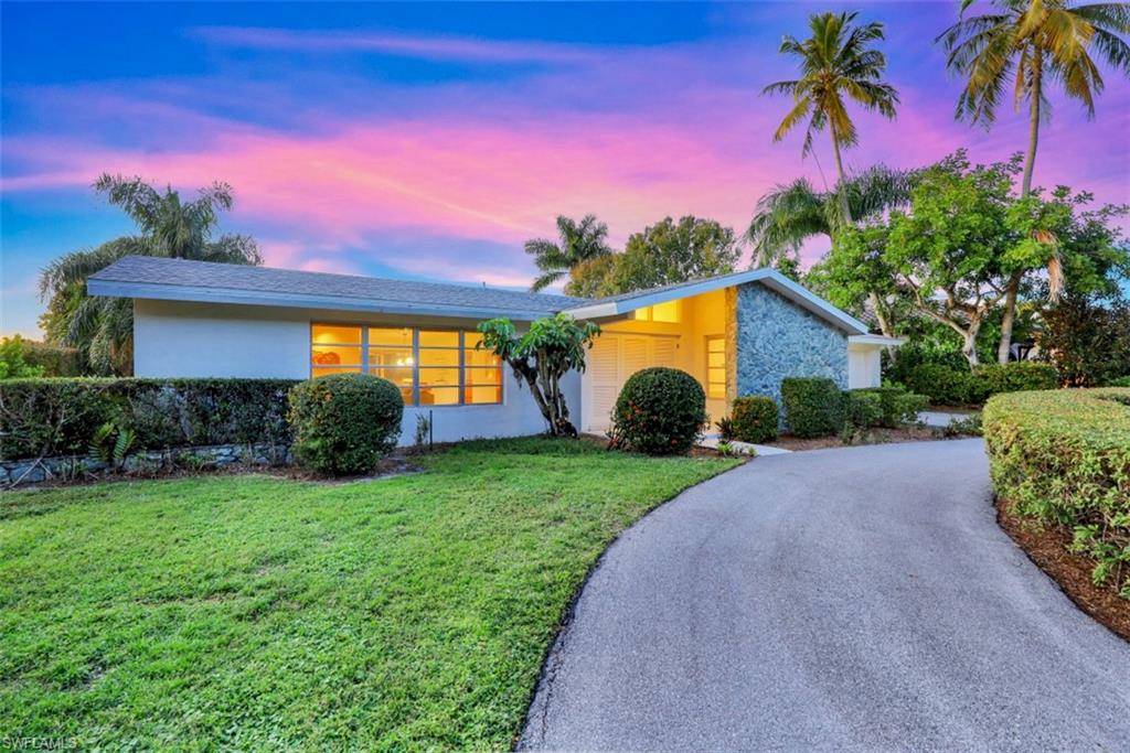 MOORINGS - Residential