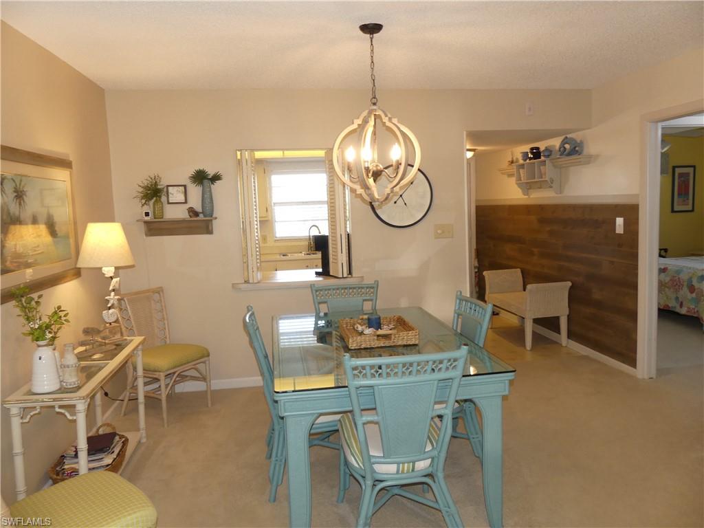 COUNTRY CLUB MANOR - Residential