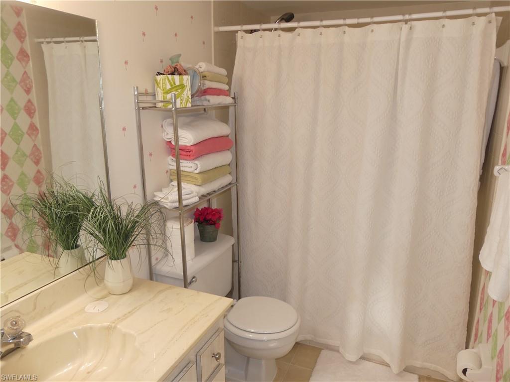 COUNTRY CLUB MANOR - Residential