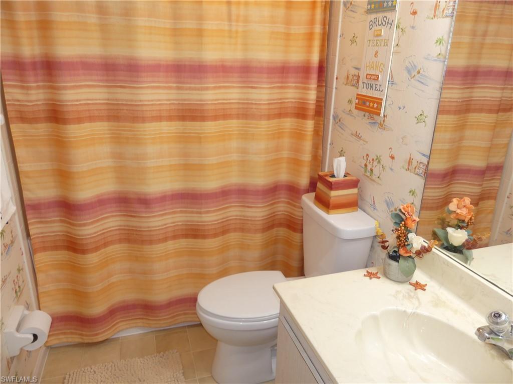 COUNTRY CLUB MANOR - Residential