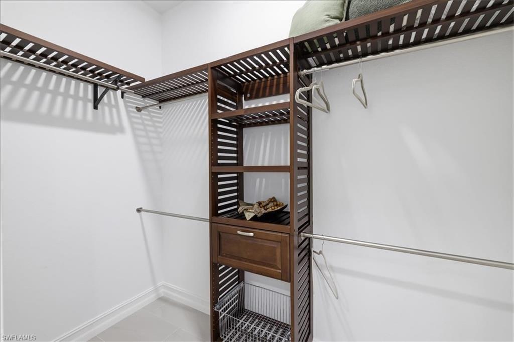 TWIN LAKE ESTATES - Residential