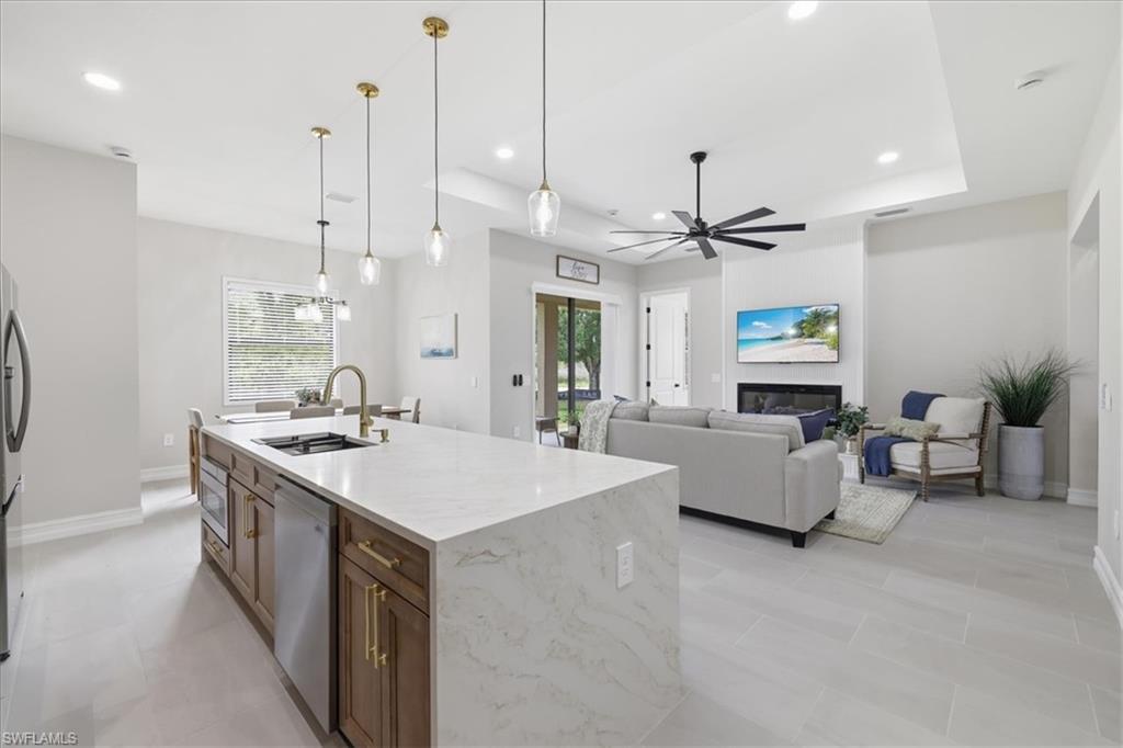 TWIN LAKE ESTATES - Residential