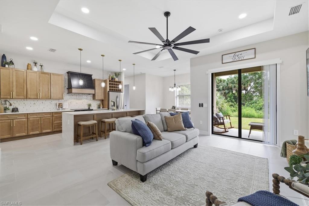 TWIN LAKE ESTATES - Residential