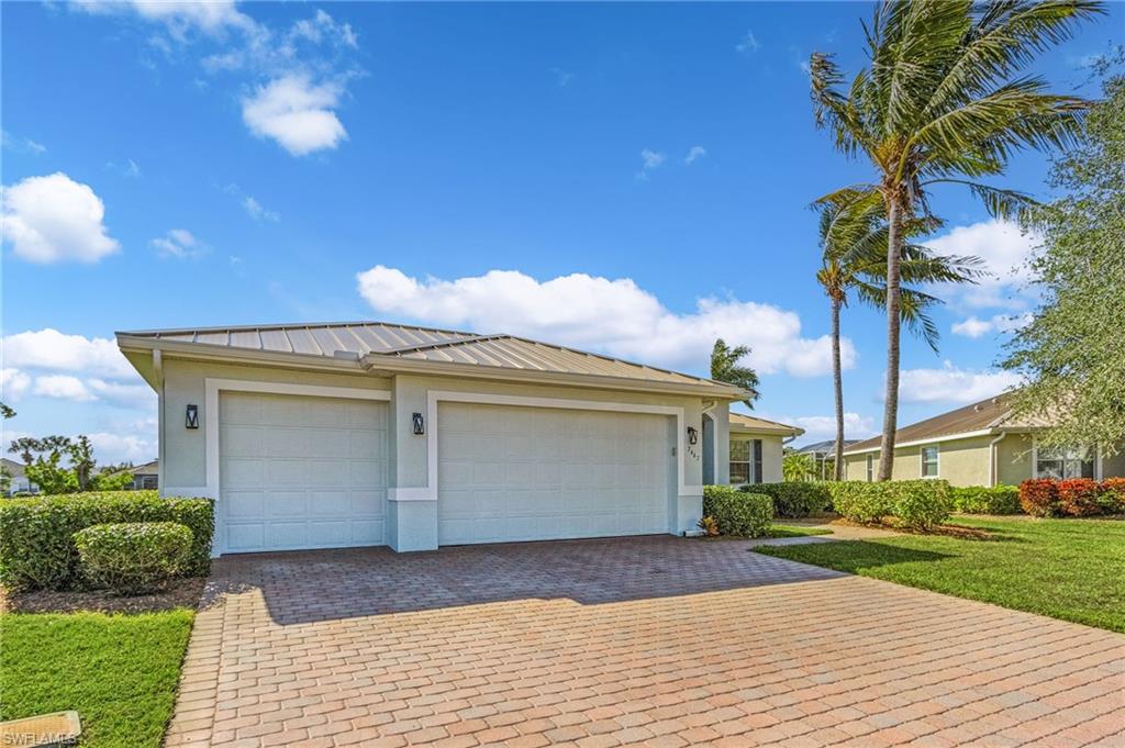 2467 Ashbury CIR