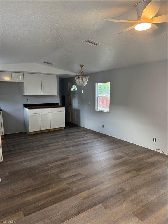 LEITNER CREEK MANOR - Residential