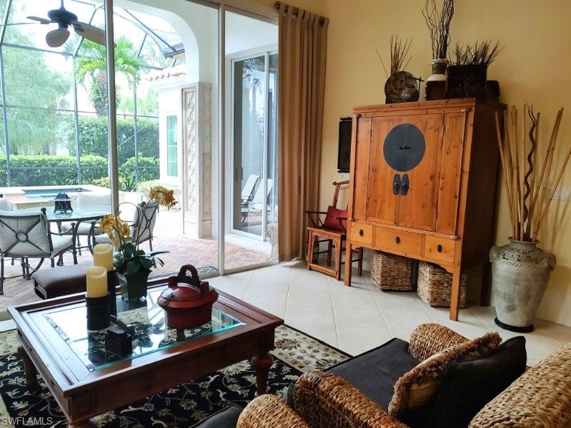 LAS PALMAS - Residential Lease