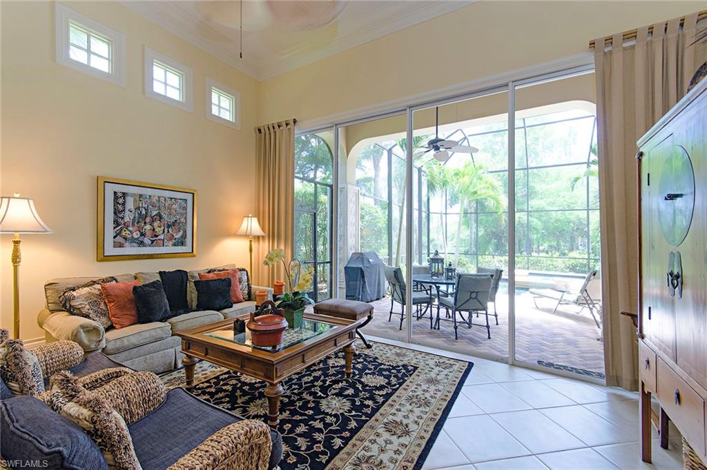 LAS PALMAS - Residential Lease