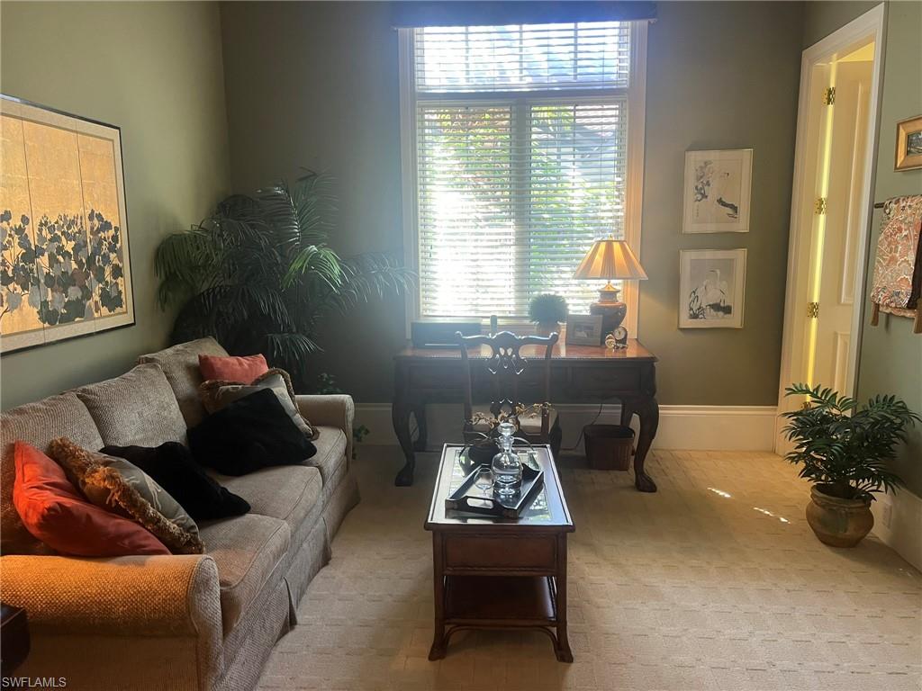 LAS PALMAS - Residential Lease