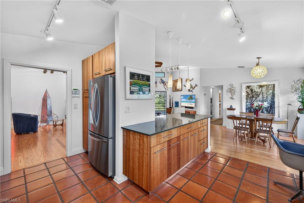 COTTAGE POINT UNREC - Residential