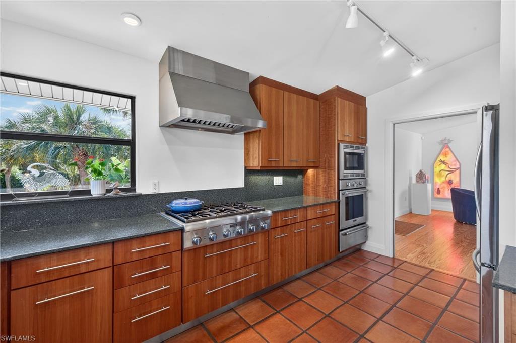 COTTAGE POINT UNREC - Residential