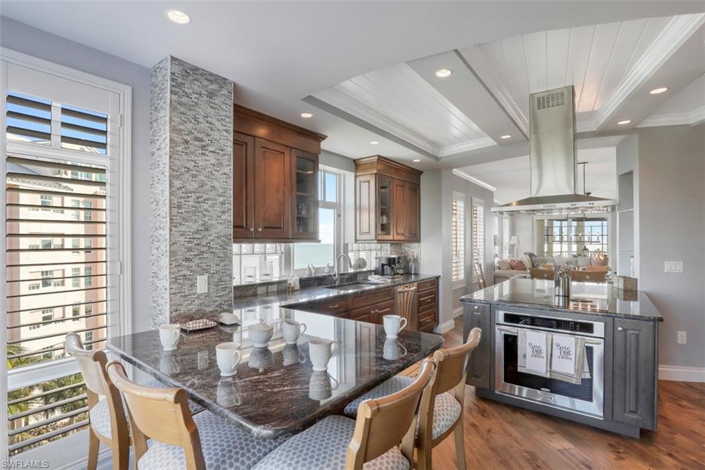 BAREFOOT BEACH CLUB - Residential