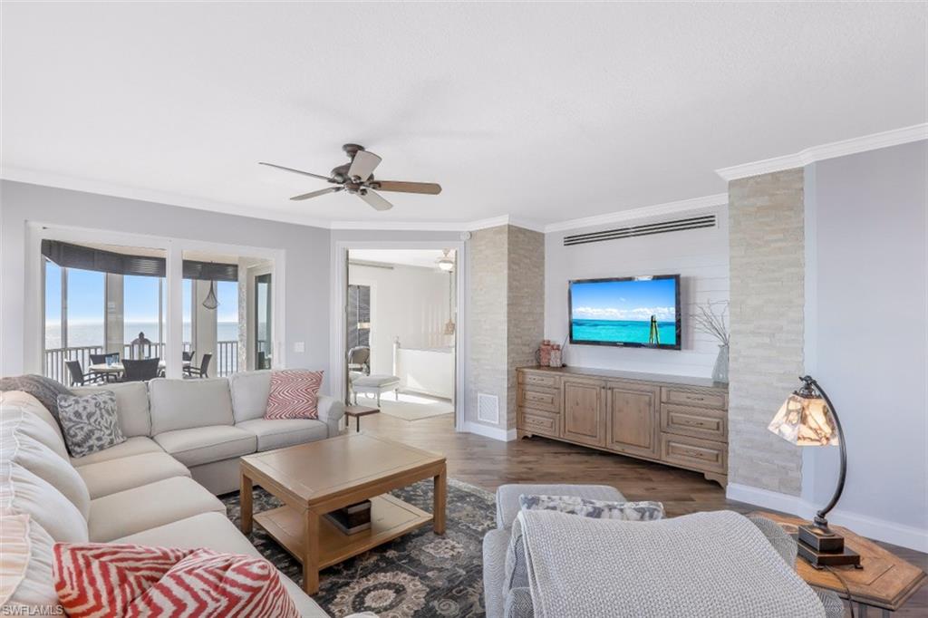 BAREFOOT BEACH CLUB - Residential