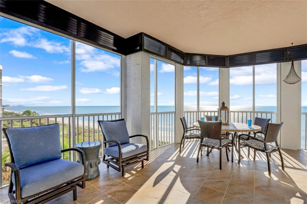 BAREFOOT BEACH CLUB - Residential