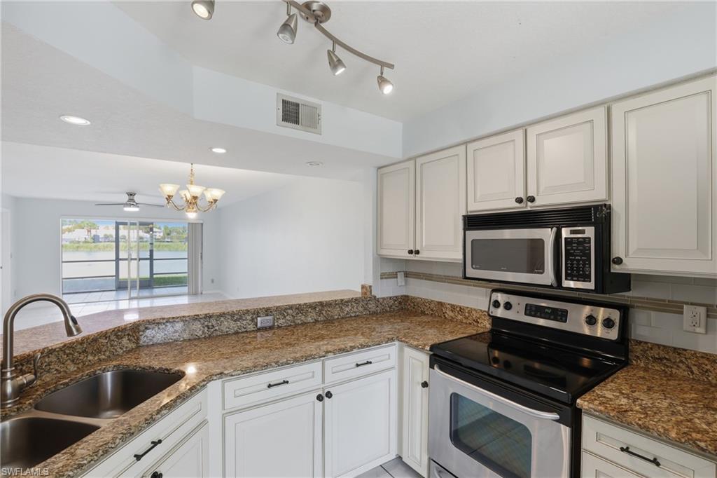 VICTORIA LAKES - Residential