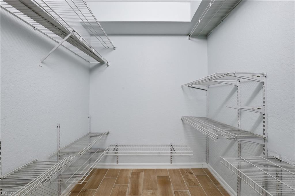 VICTORIA LAKES - Residential