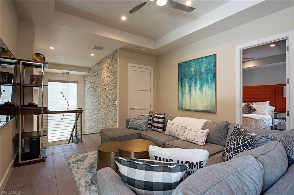 MOORINGS - Residential