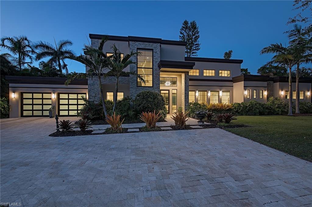 MOORINGS - Residential