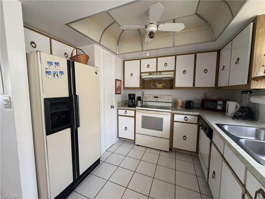 PLAZA 47 CONDOMINIUM - Residential