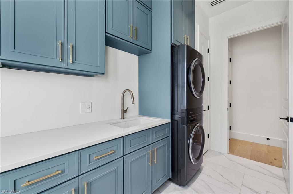 ROYAL HARBOR - Residential