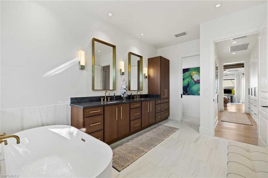 ROYAL HARBOR - Residential