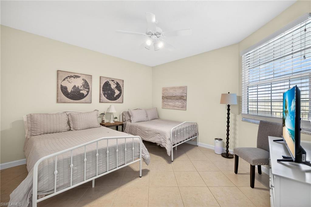 VINTAGE BAY - Residential